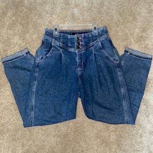 2 pairs of womens Hollister Jeans